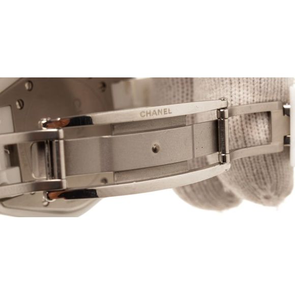 Chanel White J12 Diamo Watch - Picture 6 of 6